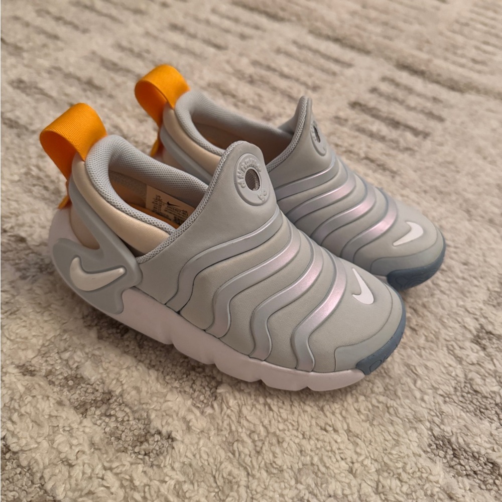 Nike Kids Dynamo Go Easy Slip-On Sneakers.  Sz 11c.